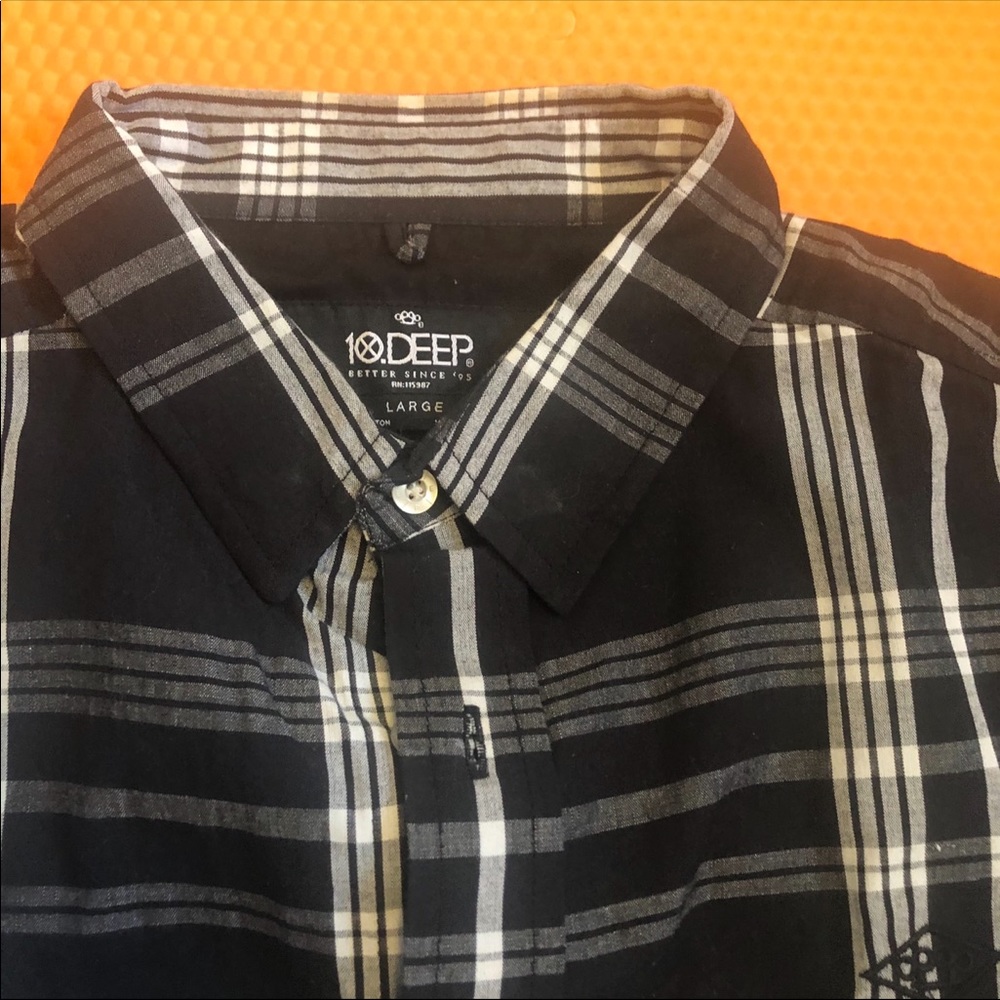 10 Deep Button Down